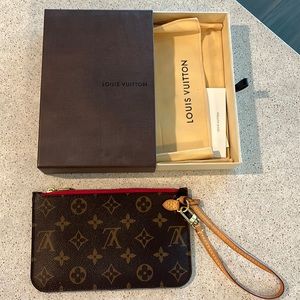 ✨Louis Vuitton pouchette✨
